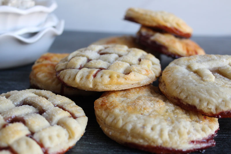 A stack of pies on top of each other